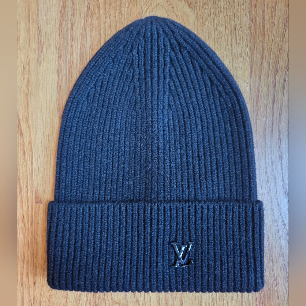 Louis Vuitton Black Ribbed Knit Cuff Beanie with LV Metal Logo